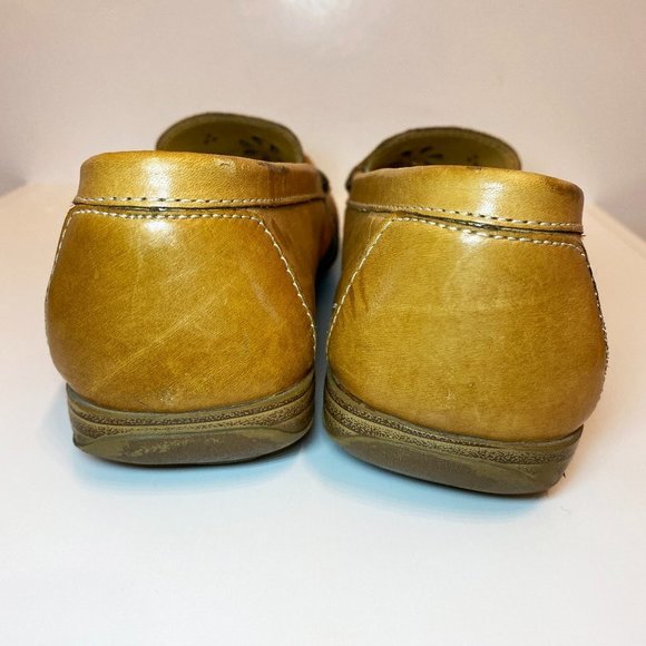 Leather Tan Loafers Slip-on Shoes Floral sz 6 - Picture 2 of 7